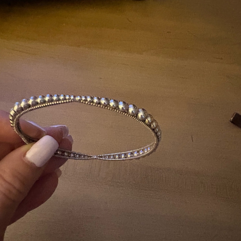 Elegant Silver Beaded Bracelet - Picture 3 of 3